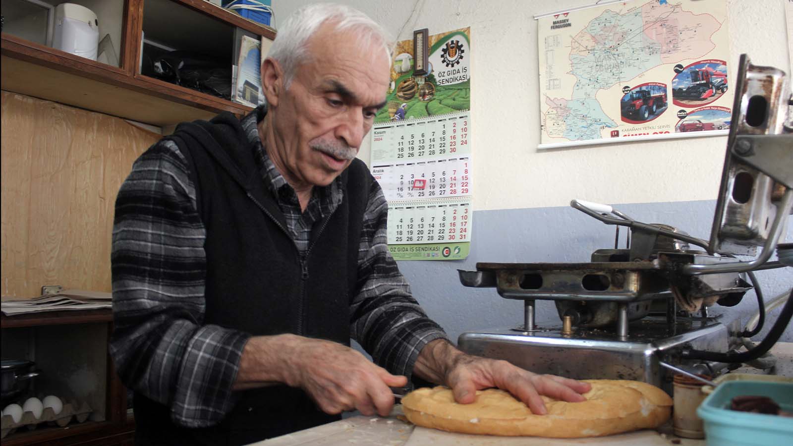 40 yıllık esnaf fiyatını sabit tuttu: 10 TL'ye tost satıyor