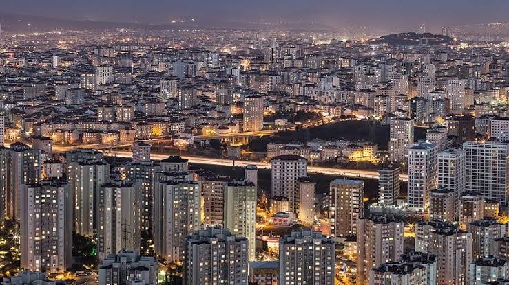 Parsellerinin tamamı ya da bir kısmı kamu hizmet alanı içinde kalan vatandaşları ilgilendiren düzenlemede merak edilen soruların yanıtları şöyle: