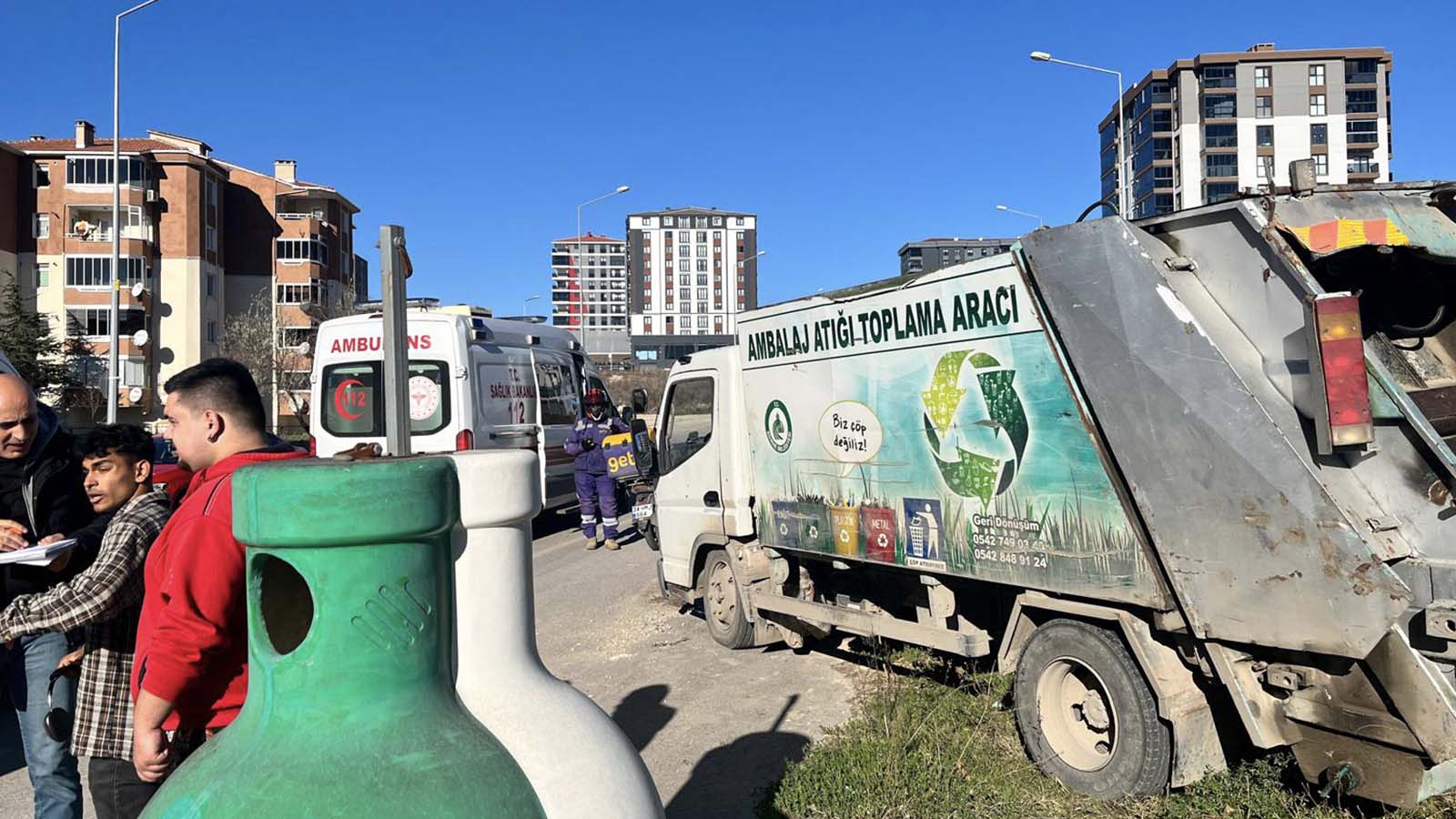 Atık toplama aracına silahlı saldırı: 1 ölü, 1 yaralı