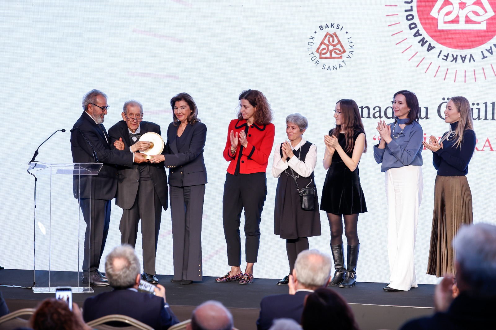 Baksı Kültür Sanat Vakfı Anadolu Ödülleri açıklandı; bu yıl Onur Ödülü’ne 87 yaşındaki Doğan Hızlan layık görüldü