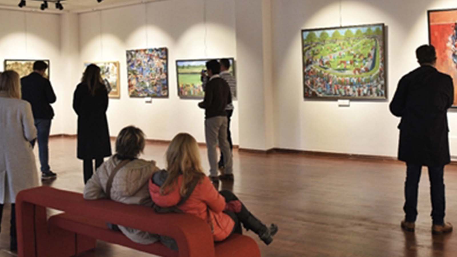 Türkiye Jokey Kulübü resim yarışmasının sergisi İzmir'de açıldı