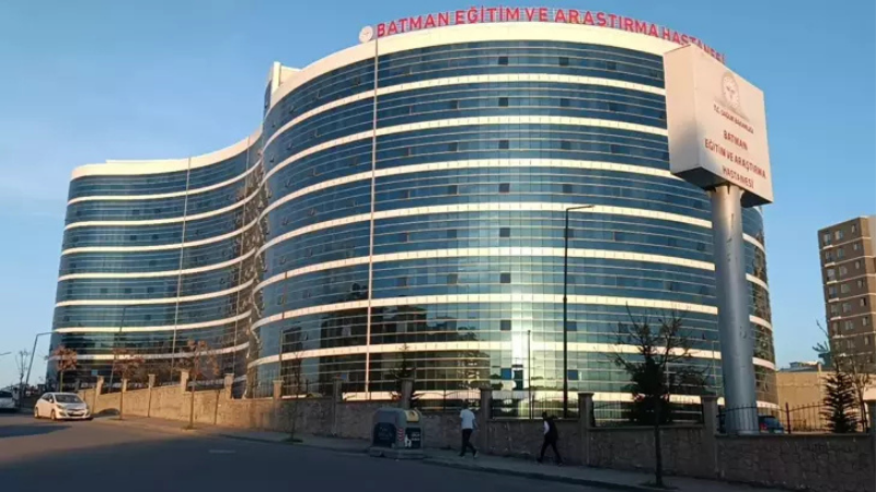 İkinci kattan düşen Muhammed bebek, ağır yaralandı