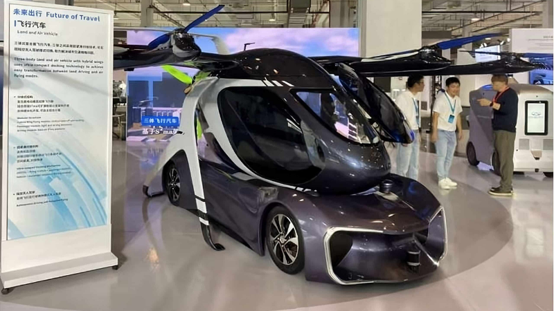 Çin'in "dağıtılmış elektrikli sürüş teknolojili" ilk uçan arabası üretildi
