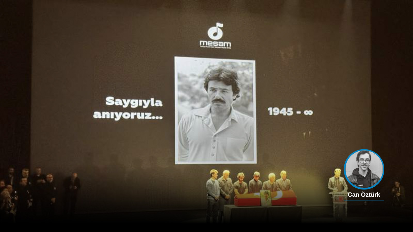 Ferdi Tayfur, sevenleri tarafından son yolculuğuna uğurlandı; "Bir gün gitsen bile hatıran yeter"