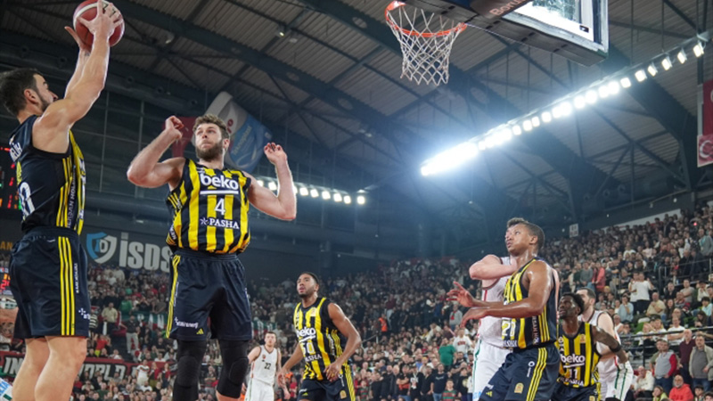 Fenerbahçe Beko, Ergin Ataman'ın Panathinaikos'una konuk oluyor