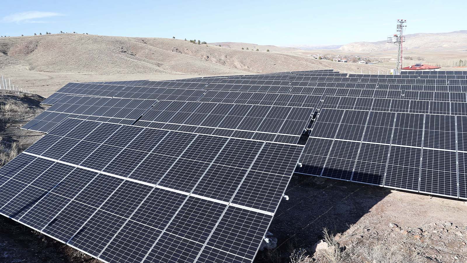 Devlet desteğiyle GES kuran girişimci, ihtiyaç fazlası elektriği satıyor