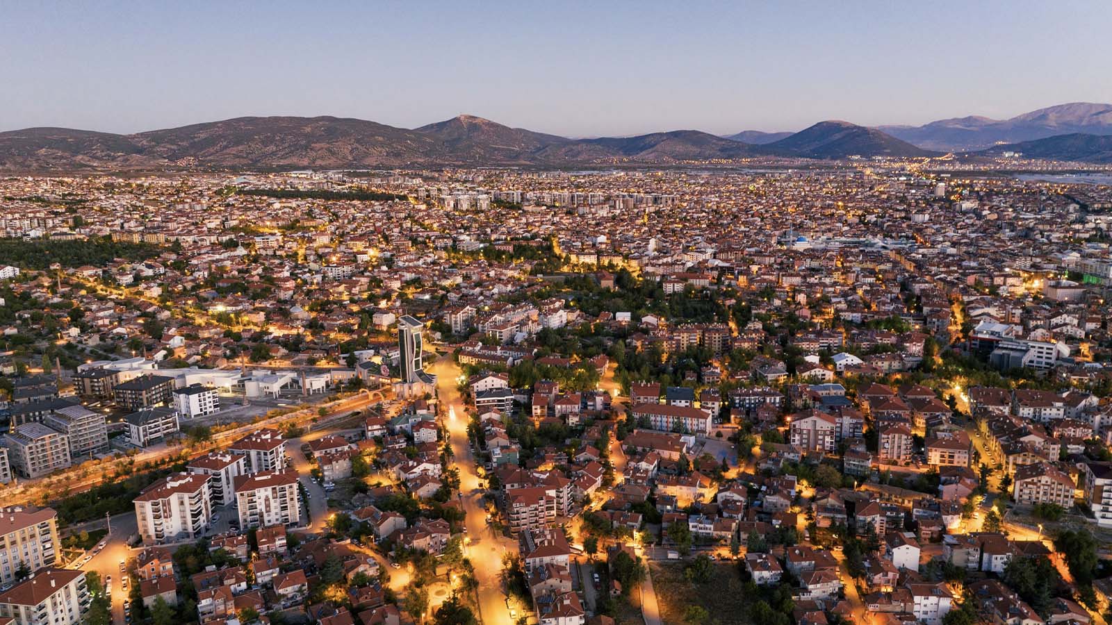 Antalya, Burdur ve Isparta'da 31 Aralık'ta elektrik tüketimi 33,3 milyon kWh'yi aştı