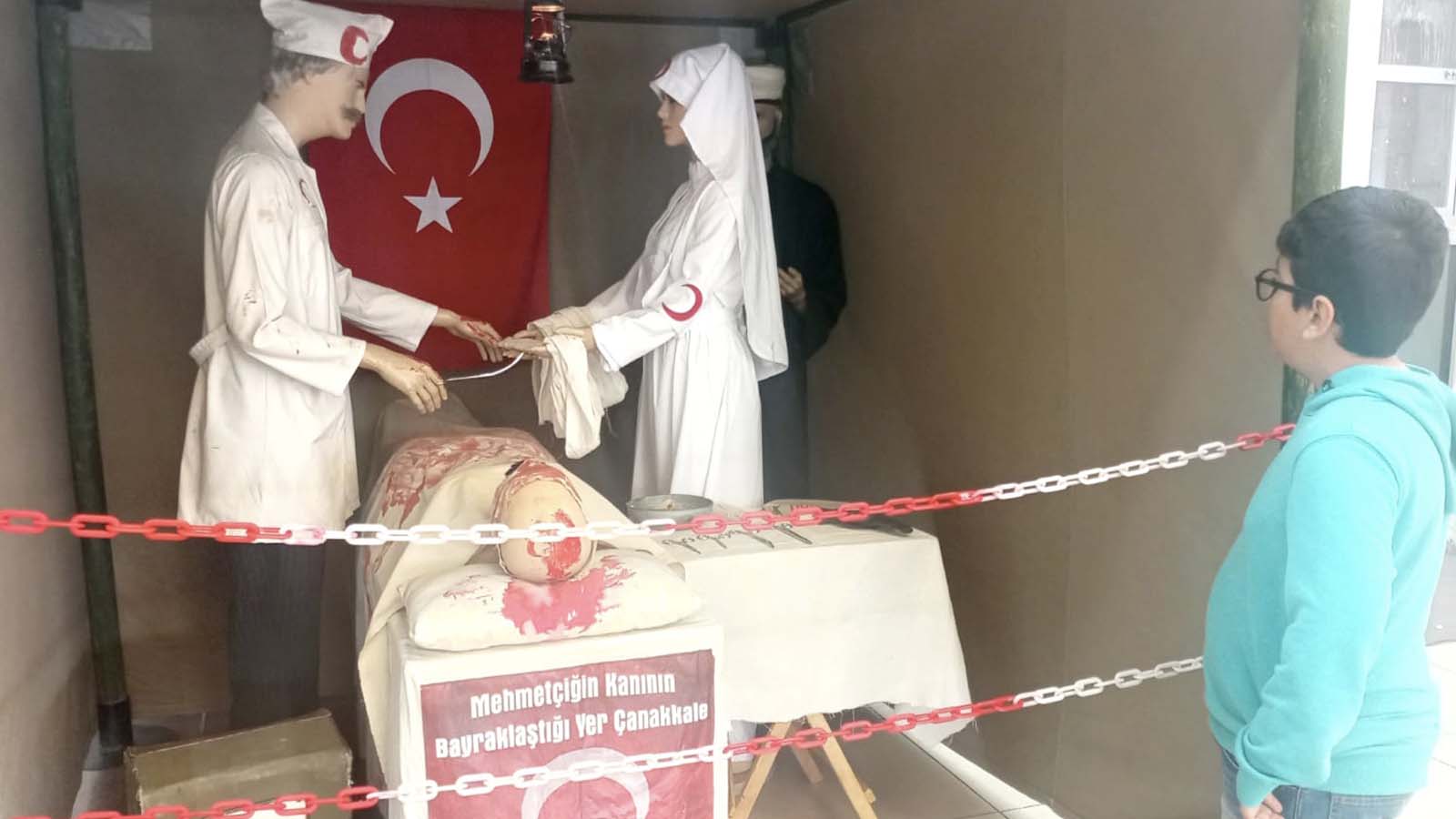 "Çanakkale 1915 Savaş Malzemeleri Gezici Müzesi" İzmir'de ziyarete açıldı