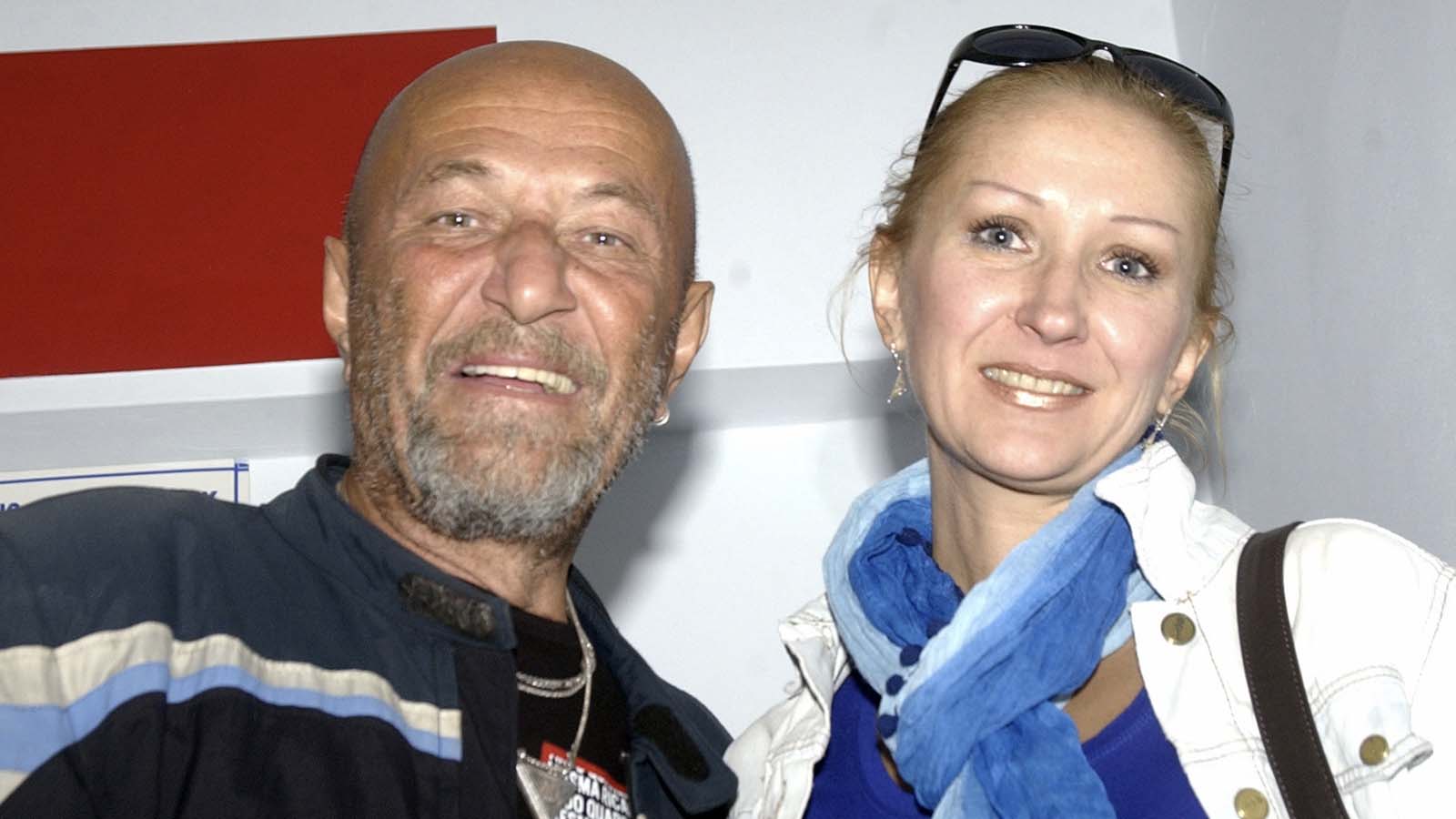 Rusya'ya tedaviye giden eşini kaybeden oyuncu Coşkun Göğen: Cenazeyi getiremedim