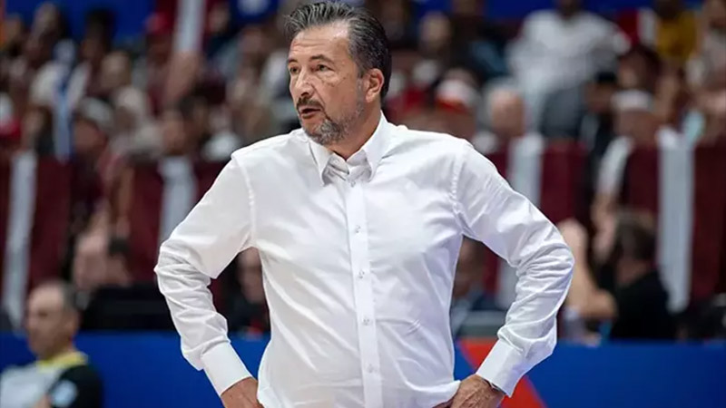 Anadolu Efes'in yeni başantrenörü Luca Banchi oldu