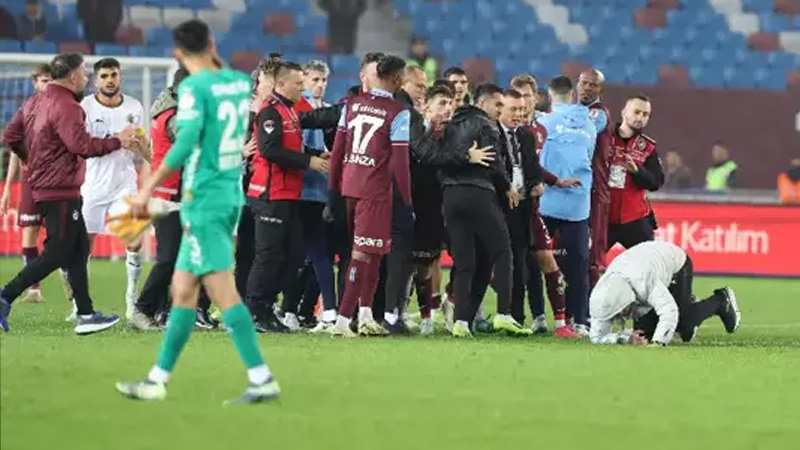 Trabzonspor'dan Alanyaspor teknik direktörü Sami Uğurlu'ya tepki: Oyuncularımızı hedef alması kabul edilemez