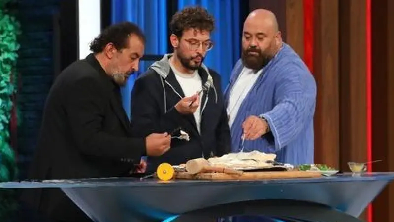 Mehmet Yalçınkaya, Danilo Zanna ve Somer Sivrioğlu'nun jüri koltuğuna oturduğu, TV8'de izleyiciyle buluşan MasterChef 2024'te finale saatler kaldı.