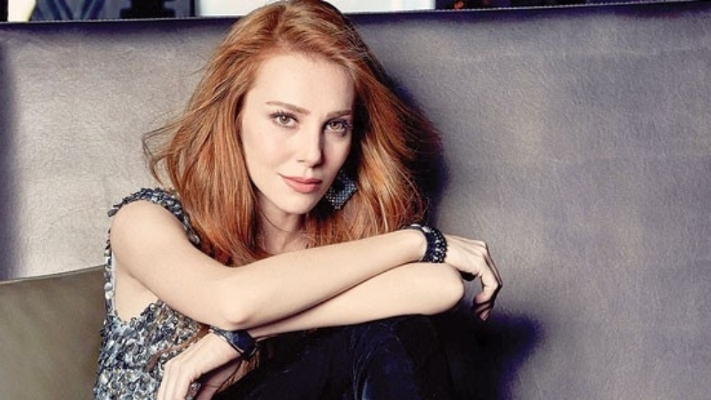 Elçin Sangu'dan İmamoğlu'nun yargı süreci üzerinden medyaya eleştiri: Bir insan hem diploması sahte, hem hırsız, hem casus olabilir mi? Gerçekler çarpıtılıyor, yalanlar normalleşiyor!