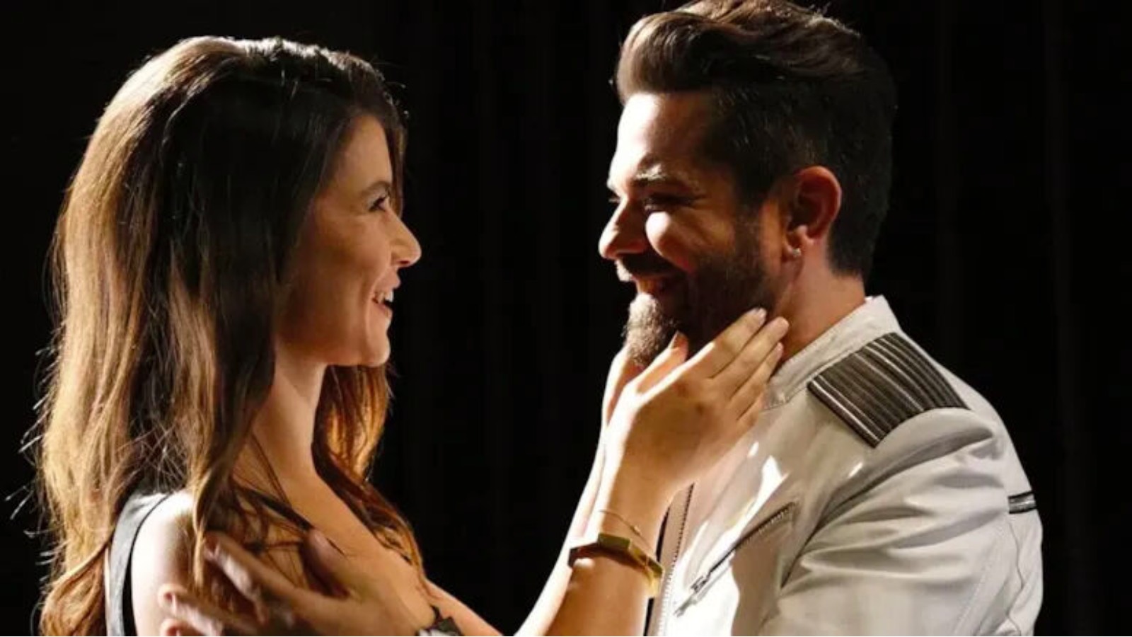 Beren Saat ve Kenan Doğulu'nun Los Angeles'taki evi yandı
