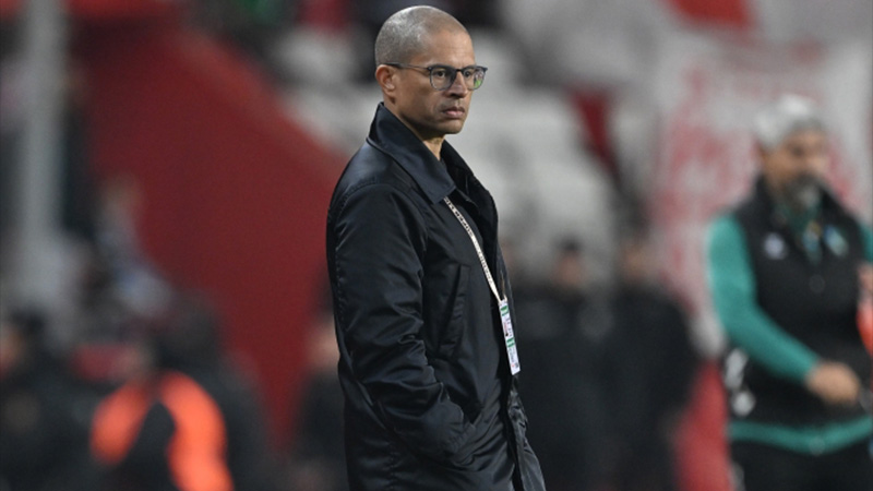 Antalyaspor açıkladı: Alex de Souza ile yollar ayrıldı