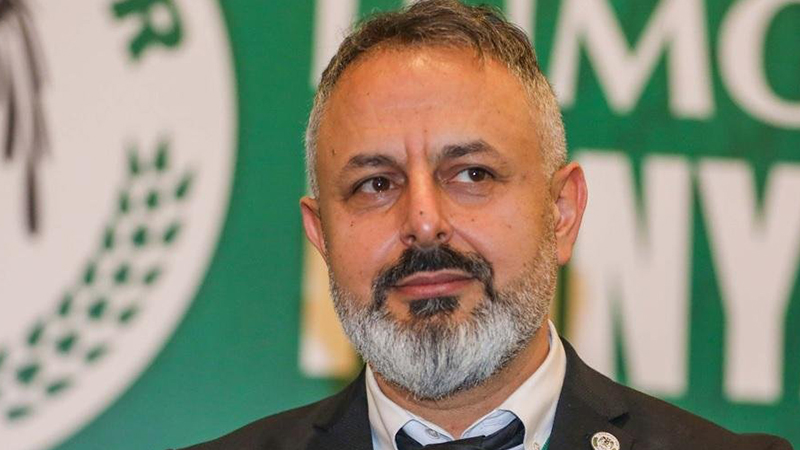 Konyaspor Başkanı Korkmaz'dan hakem ve Fenerbahçe tepkisi: Türkiye'deki futbol birkaç kulüpten ibaretse, kendi aralarında oynasınlar