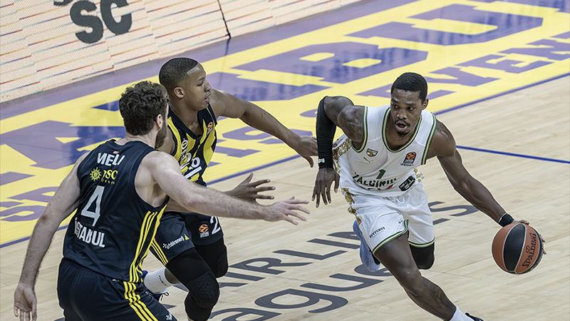 Fenerbahçe Beko son çeyrekteki performansıyla Zalgiris Kaunas'ı mağlup etti 