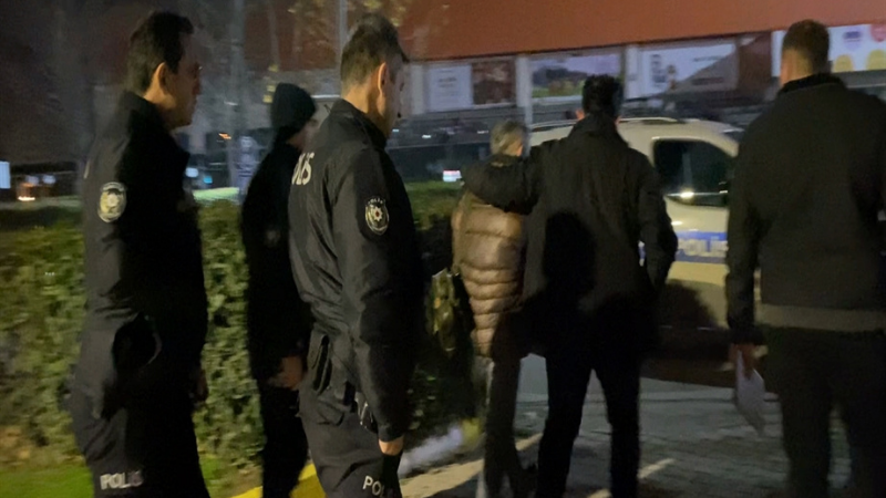 Dolandırılmak üzere olan psikoloğu, polis kurtardı