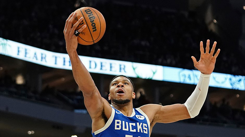 Antetokounmpo'dan üst üste 12. double-double