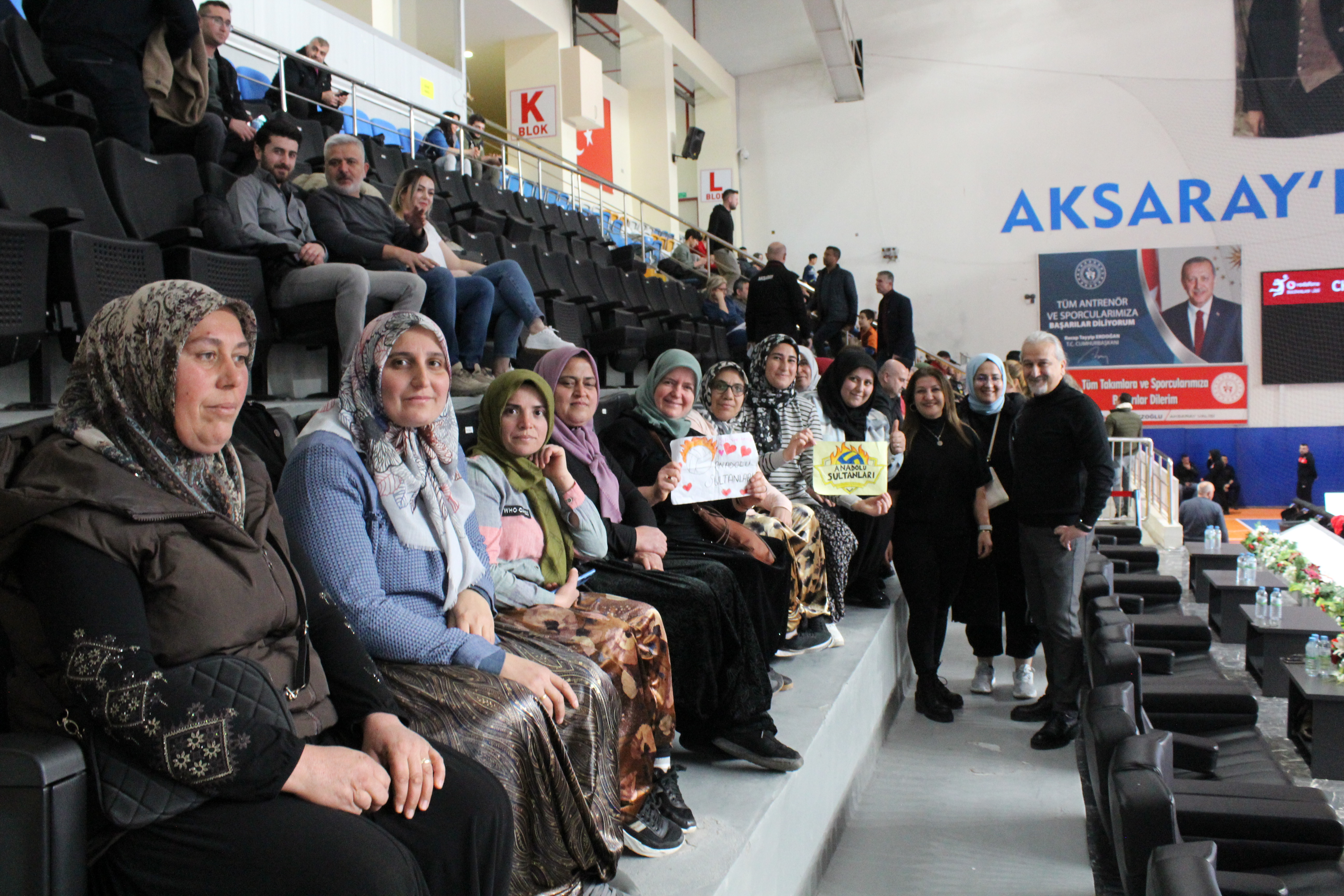 Şalvarlı, Anadolu Sultanları takımı, ilk kez tribünde voleybol maçı izledi