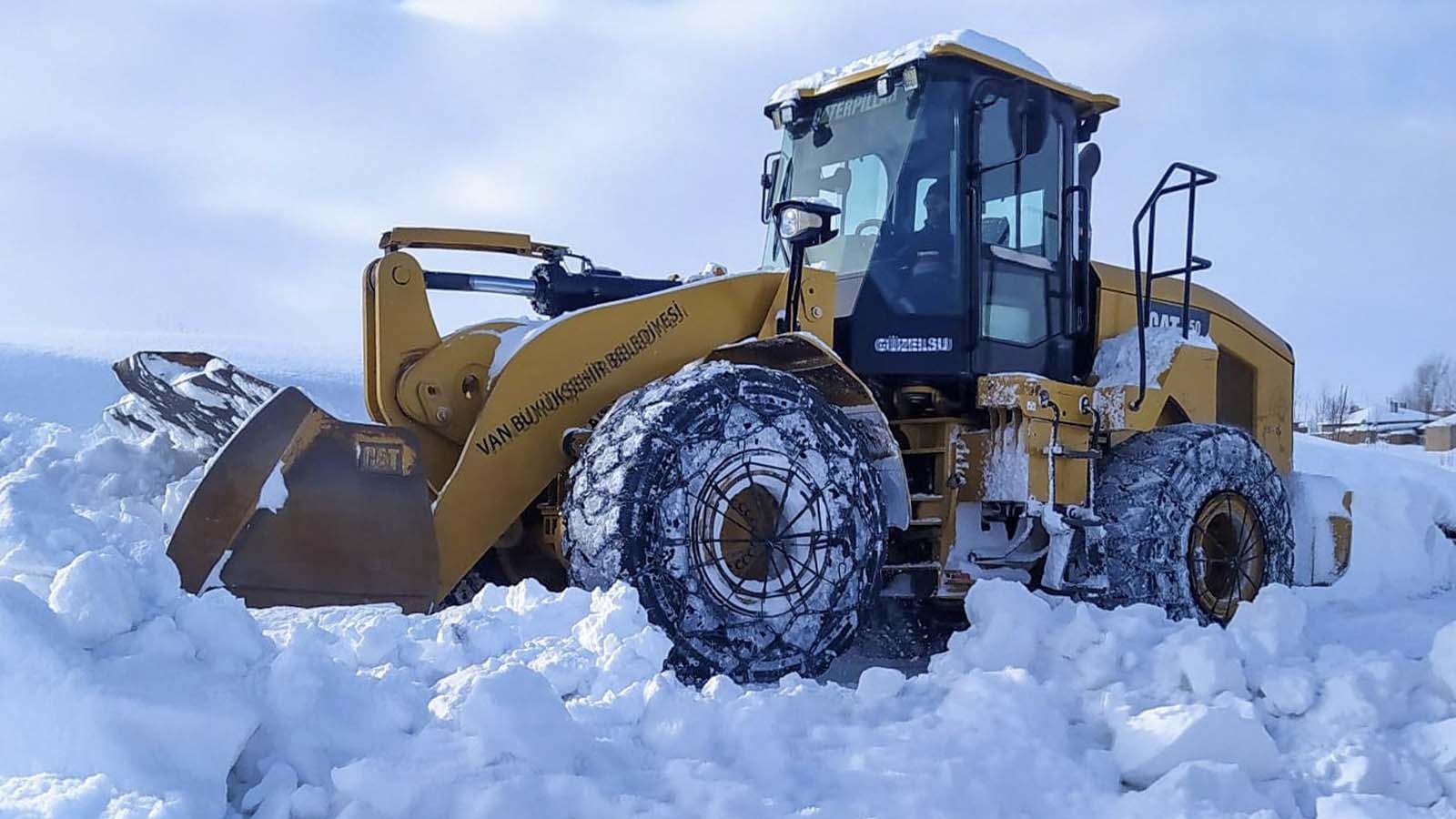 Van'da kardan kapanan 209 mahalle ve mezra yolu ulaşıma açıldı