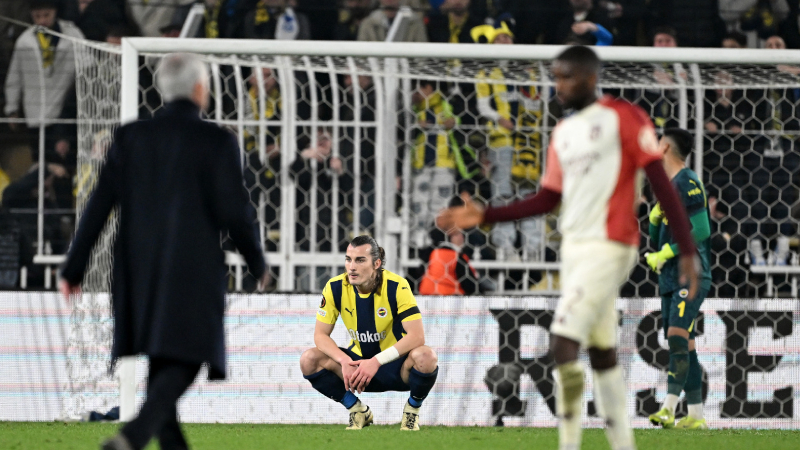 Spor yazarları Fenerbahçe'nin performansını yorumladı: "Lyon'un gücüne baktığımızda bir puan 'iyidir' kısmında kaldık"