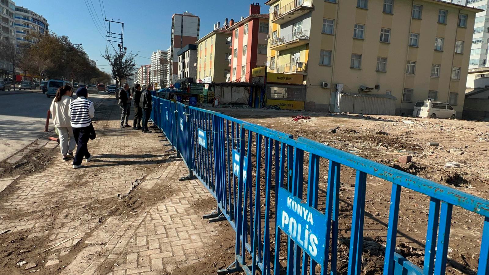 Konya'da bina çökmesi: Vatandaşlar alanı ziyaret etti 