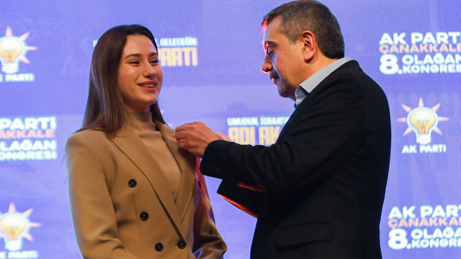 Türkiye'nin en genç belediye başkanı AKP'ye geçti