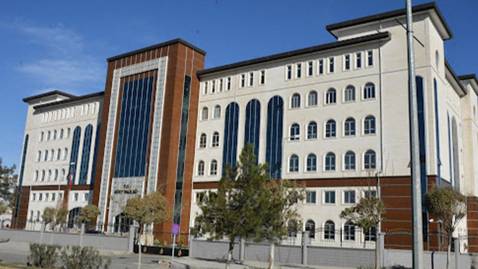 Siirt Valiliği'nden "Polislerin rastgele ateş açtığı" iddiasına yalanlama