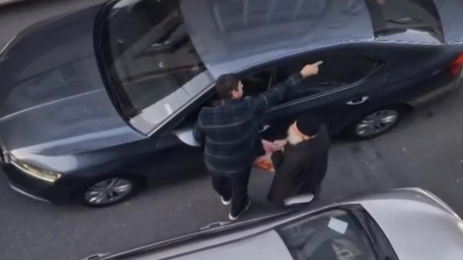 Bağcılar'da otomobiliyle ters yöne girdi "polisim" diyerek tehdit etti: "Seni patates ederim"