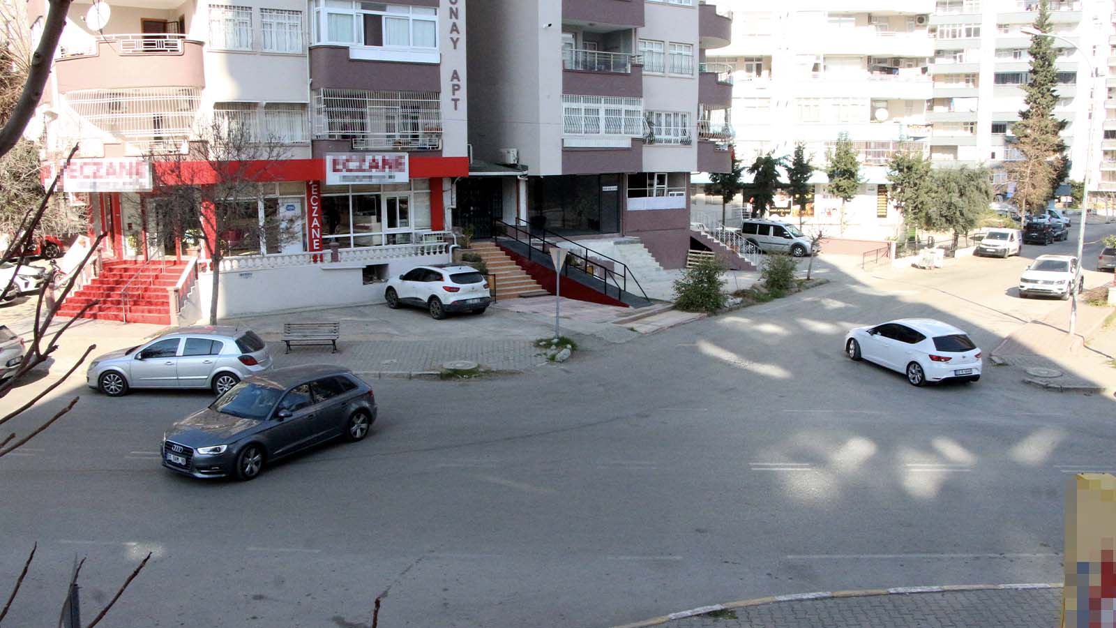 Sürekli kazaların yaşandığı kavşağa kasis isteği: "Yardıma koşmaktan yorulduk!"