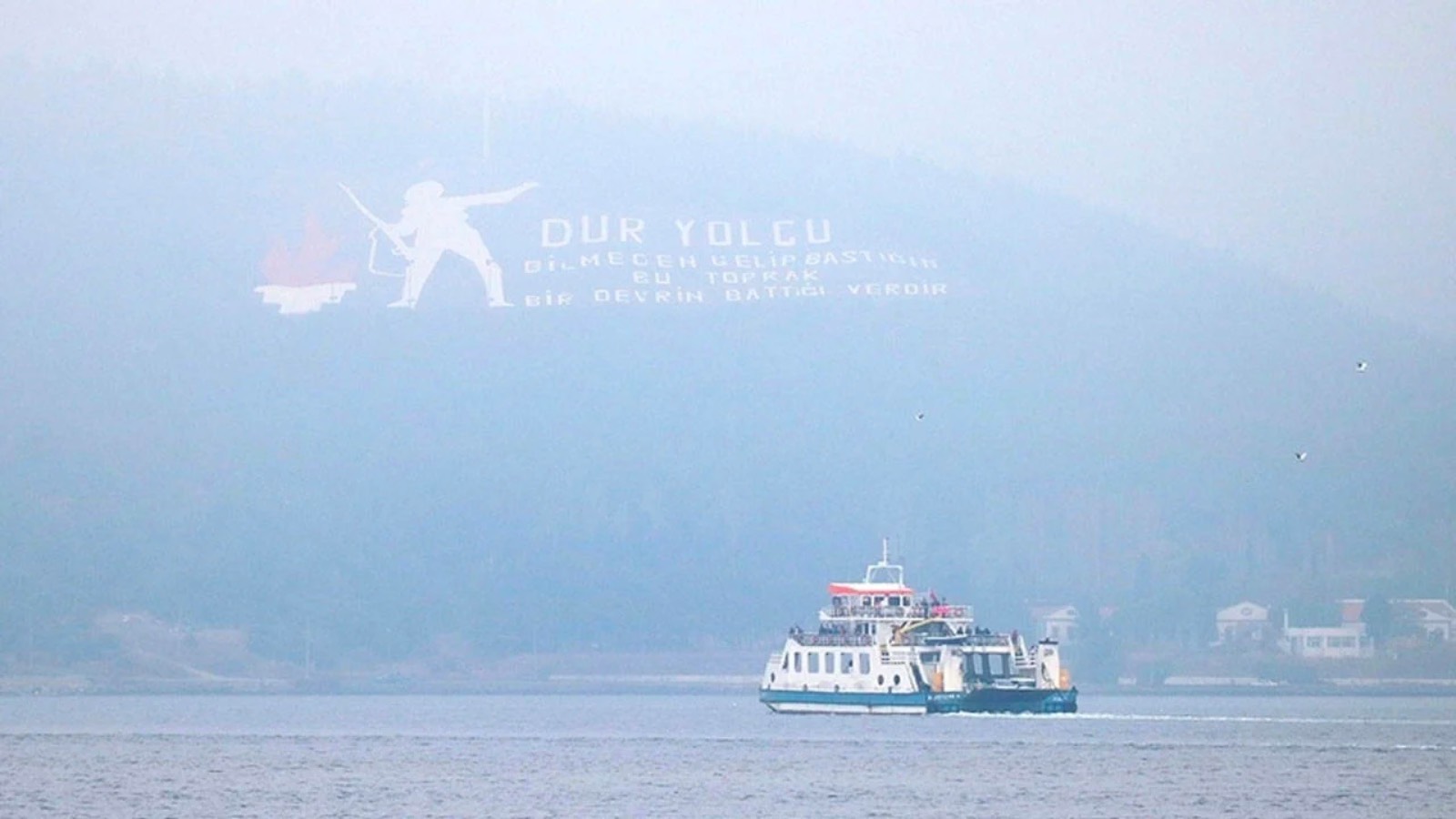 Çanakkale Boğazı kuvvetli fırtına nedeniyle transit gemi geçişlerine kapatıldı
