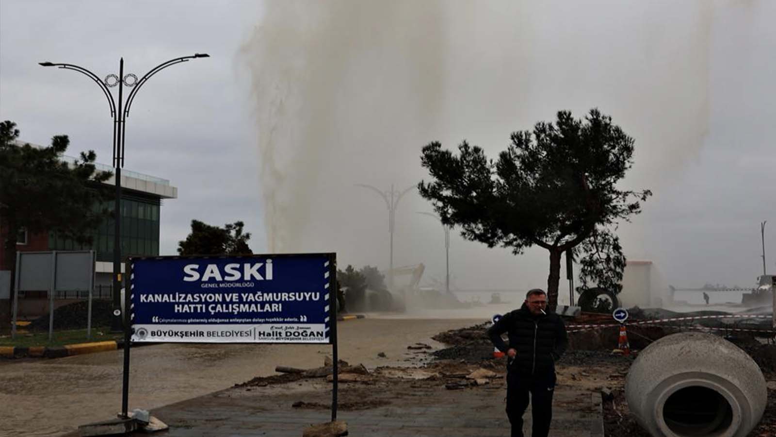 Samsun’da isale hattı patladı, tazyikli su 40 metre yükseğe çıktı
