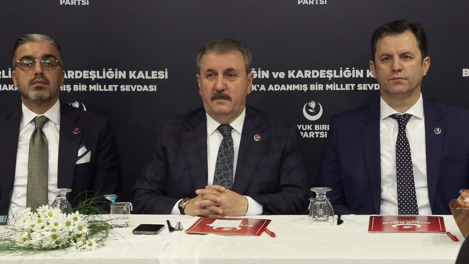 BBP Lideri Destici: Dünyanın hiçbir ülkesinde terör örgütünün partisi olmaz