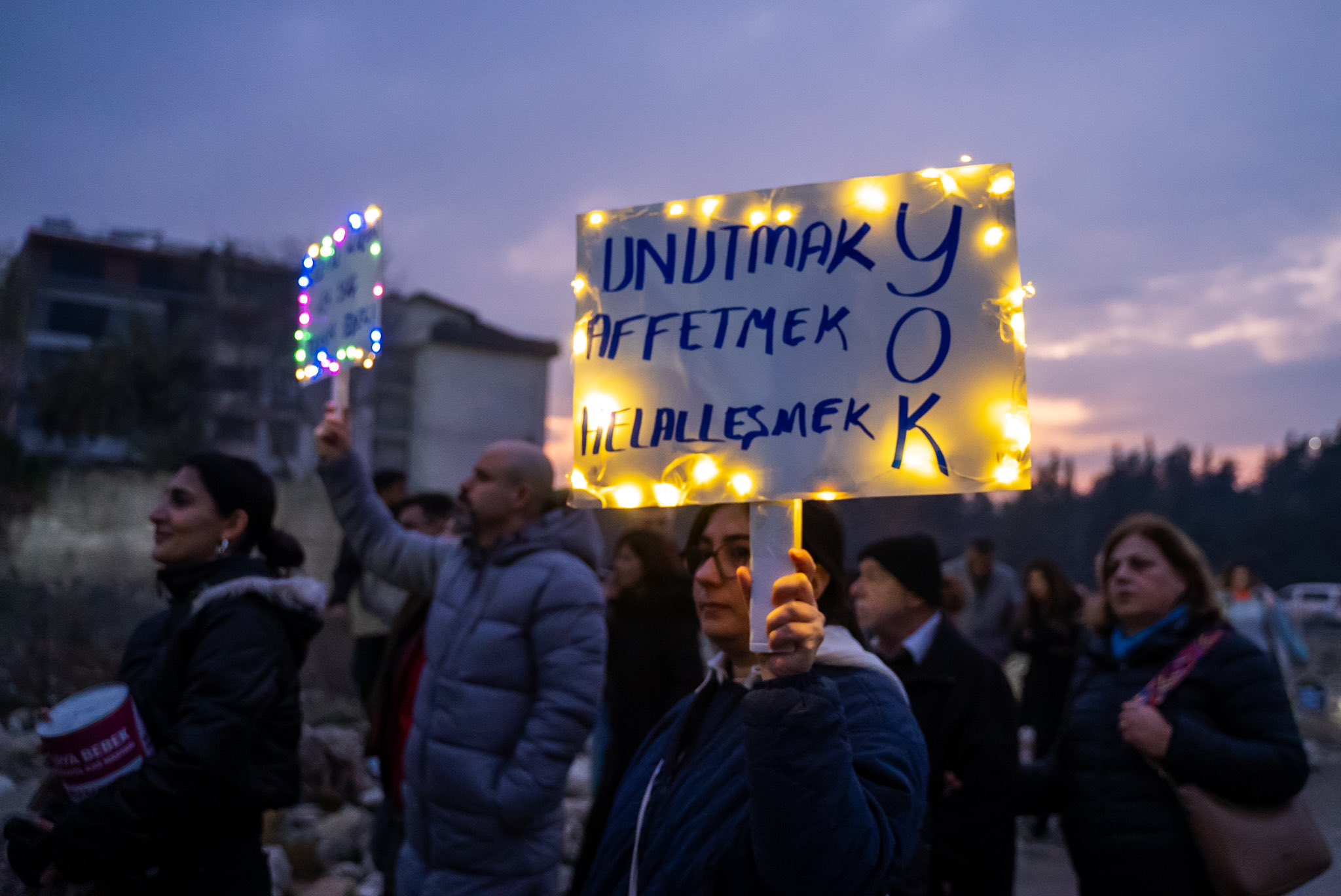 Hatay'da 11. Yargı Paketi tepkisi: Deprem suçluları istisna tutulmaz, cezasızlık yeni suçların önünü açacak!
