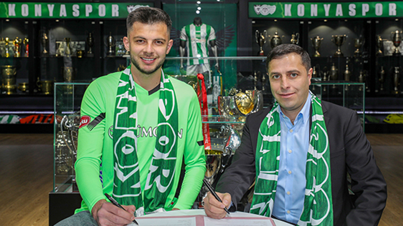 Ahmet Daş, Konyaspor'a imza attı