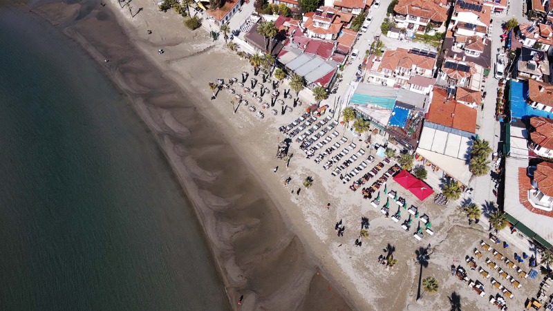 Muğla'nın Akyaka sahilinde deniz suyu yaklaşık 30 metre çekildi