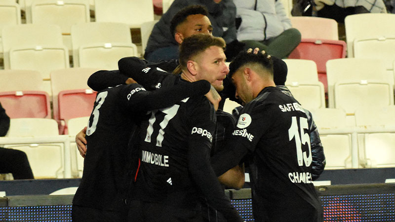 Beşiktaş, deplasman galibiyeti hasretini Sivas'ta sonlandırdı