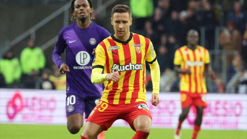 Lens'ten Frankowski için Galatasaray açıklaması: Kulübün duruşu net, ayrılmayacak