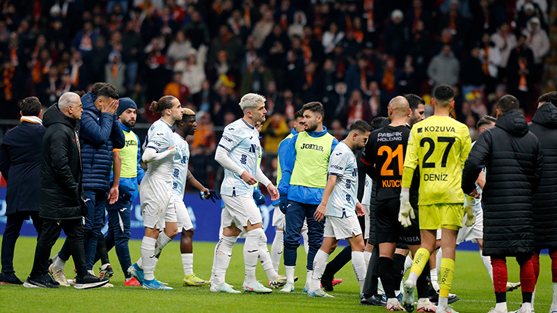 Galatasaray'dan Adana Demirspor'un kararı sonrası paylaşım: 5 puan ve -31 averajla son sırada yer alan rakibimiz maçtan çekildi