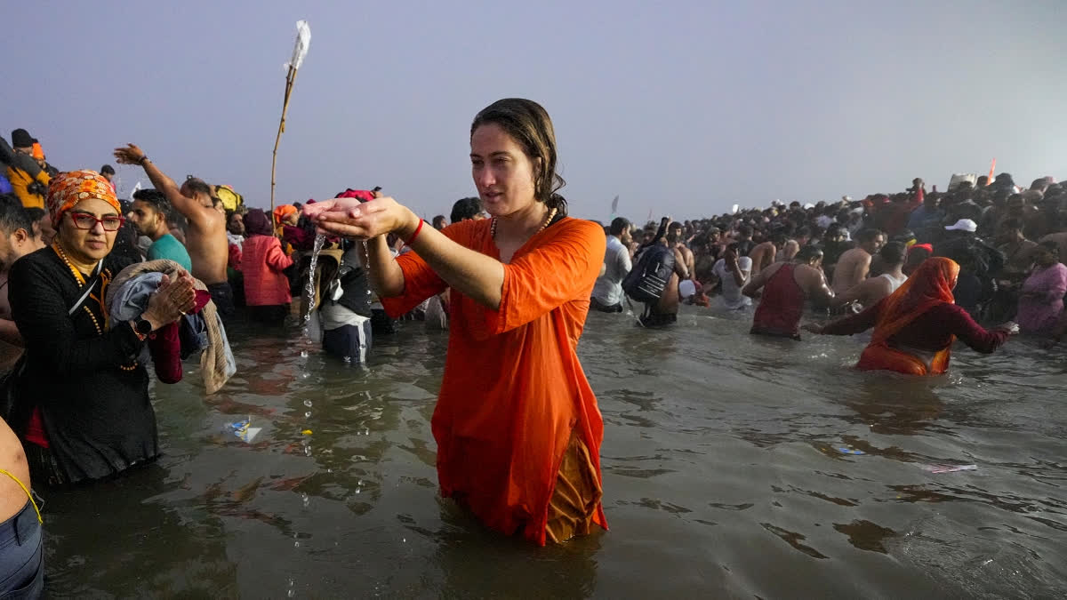 Hindistan’da Maha Kumbh Mela Festivali: 500 milyondan fazla kişi kutsal nehirlerde yıkandı
