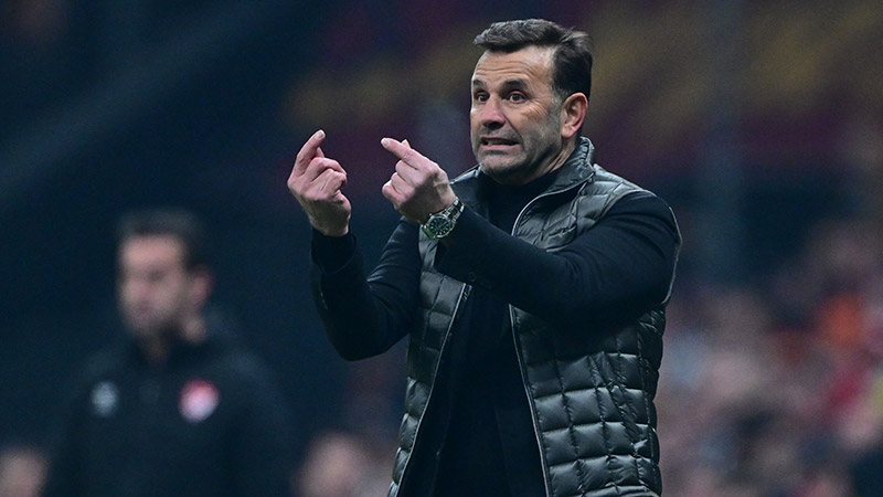 Halil Özer - Milliyet: Kimsenin risk almadığı bu karşılaşmada Galatasaray’da Lemina ile Muslera… Fenerbahçe’de kaleci dahil tüm savunması ve 2. yarıda Fred. O kadar. Öne çıkanların sayısına bakın maçın yorumunu yapın.