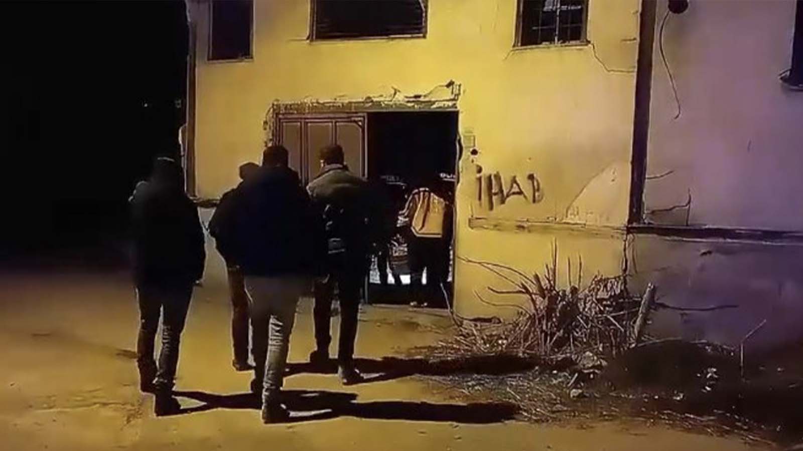 İddia için girdikleri metruk evde ceset buldular!