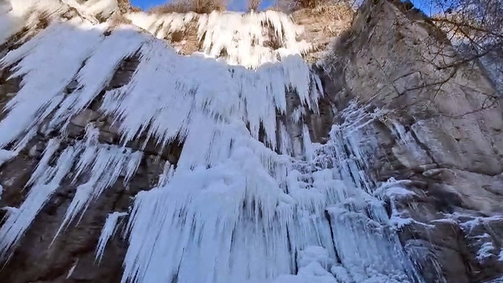 Aksaray’da Ilısu Şelalesi buz tuttu