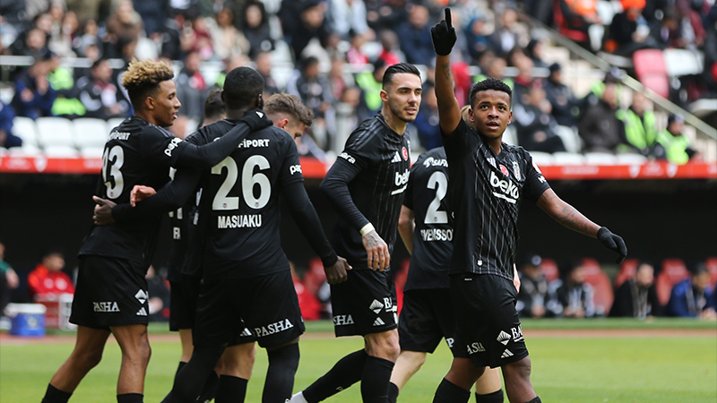 Beşiktaş, Antalyaspor'u yenerek Türkiye Kupası'nda çeyrek final biletini aldı!