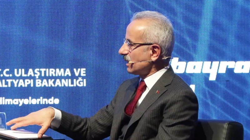 Bakan Uraloğlu: Sosyal medya kullanımında 16 yaş üzeri kuralını halkın yüzde 79.4'ü destekliyor