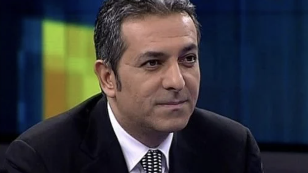 Akif Beki: “Dağ, fare doğurmadı. Hayır. Elle tutulur bir sonuç çıktı ortaya. Öcalan, artık anlamsızlaştığı gerekçesiyle örgütünü silah bırakmaya ve kendini feshetmeye çağırdı. Fakat barışa karşılık demokratik toplum ihtiyacını da sık sık vurguladı. Katılım kanalları açık olmazsa mücadele nasıl demokratik siyasetle yürütülebilir ki zaten? Yani başlangıç koşullarıyla gelinen nokta, istenenle yapılan arasında bir fark var. Uçuruma dönüşebilir, dönüşmeyebilir de. Kapanıp kapanmayacağı, iktidarın cevabına ve örgütün kalan boşluğu nasıl dolduracağına bağlı. Dünkü çağrı bir sona, bir bitişe, bir final çizgisine işaret etmiyor. Olsa olsa henüz yeni bir başlama çizgisine geldiğimize yorulabilir.” (Karar)