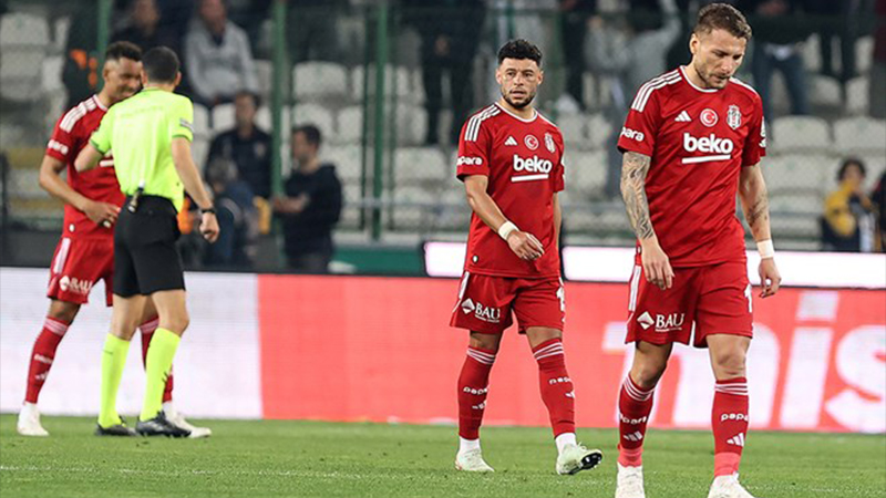 Beşiktaş, tarihinde ilk kez 9 kişi kalan bir rakibini yenemedi