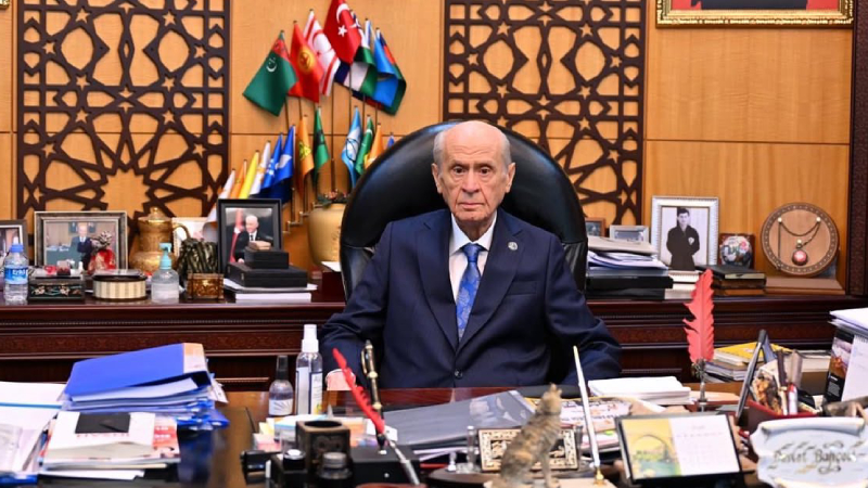 Devlet Bahçeli'den anneler günü mesajı: Kahraman şehitlerimizin emaneti olan annelerimizi hürmetle selamlıyorum