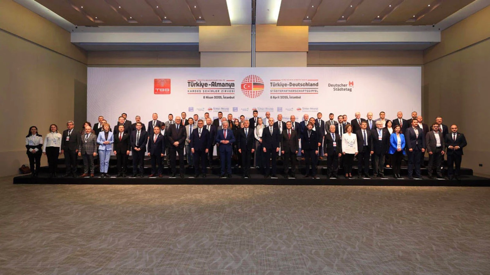 Summitul orașelor înfrățite Turcia-Germania: “Voința poporului și supremația legii trebuie să prevaleze  